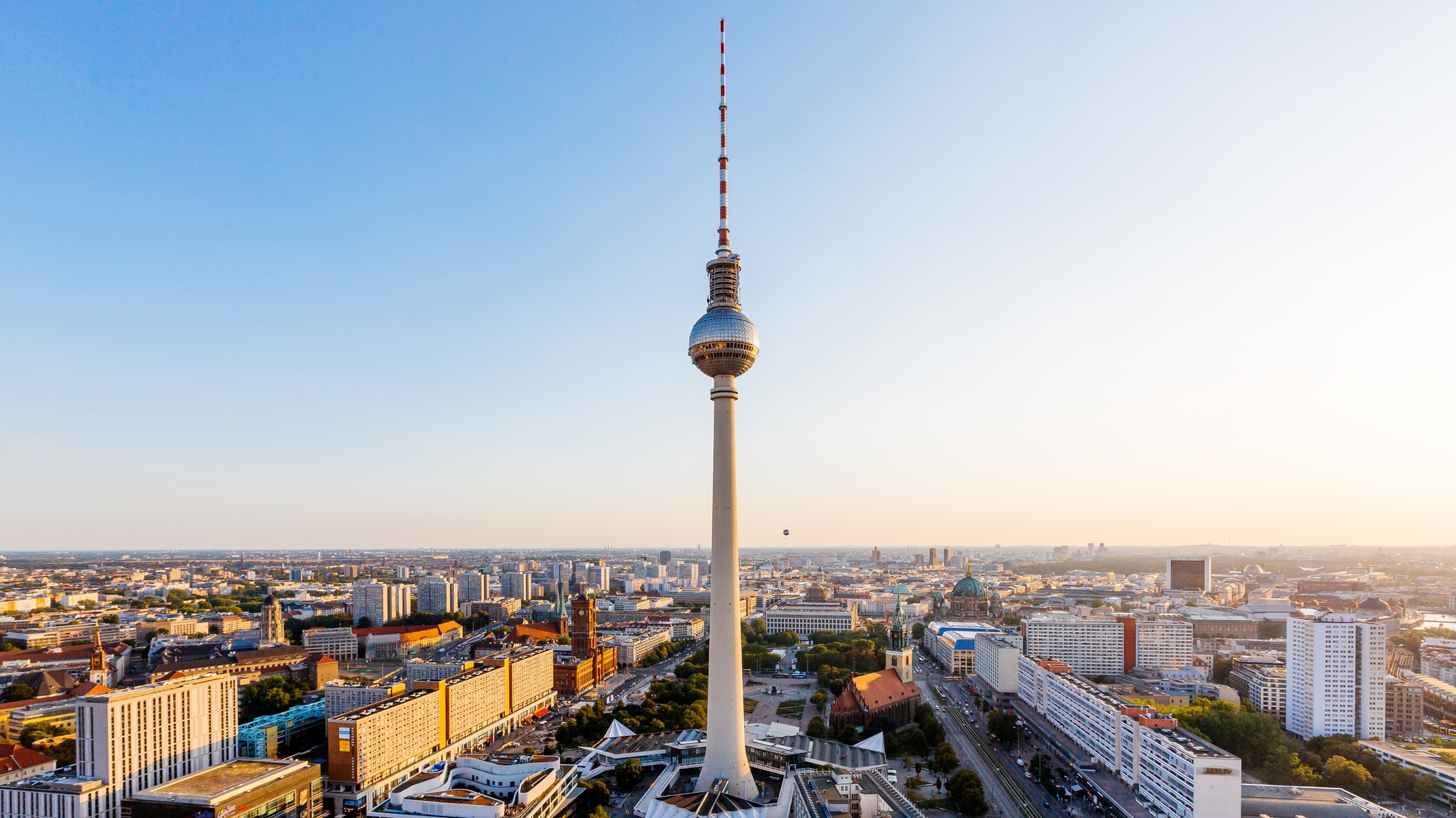 Photo of Berlin’s skyline with the Ferhnsehturm TV Tower