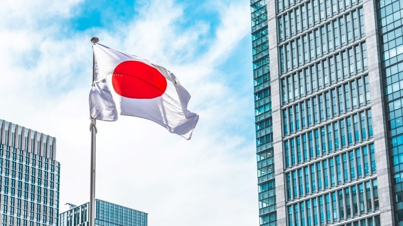 Japan flag in Tokyo’s financial district